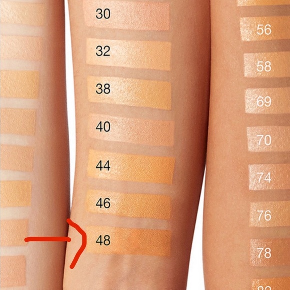 NWT Clinique's Beyond Perfecting Foundation +
Concealer full coverage - Picture 3 of 12